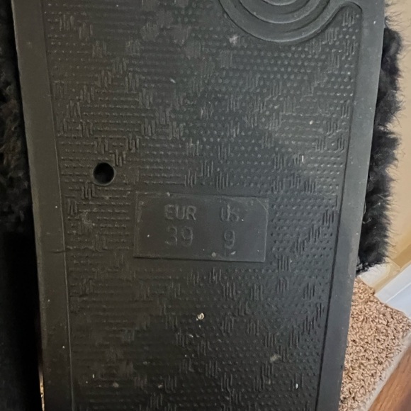 Steve Madden Women's Black Fuzzy Slides Size US 9 - Picture 4 of 4